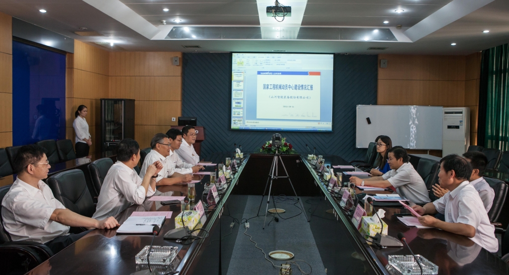 国家发改委国防司徐建平副司长一行到GA黄金甲智能调研