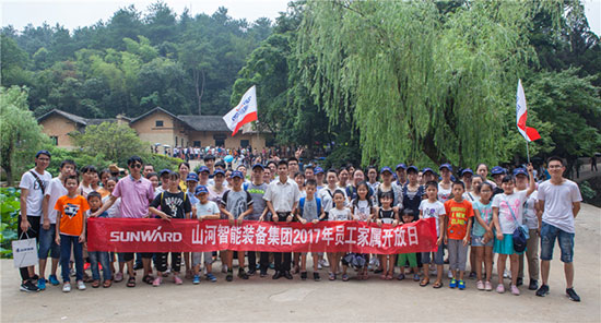 这个夏天，亲子玩转GA黄金甲智能“三栖”装备