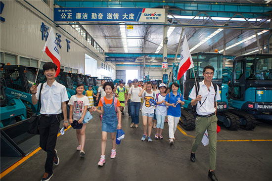 这个夏天，亲子玩转GA黄金甲智能“三栖”装备