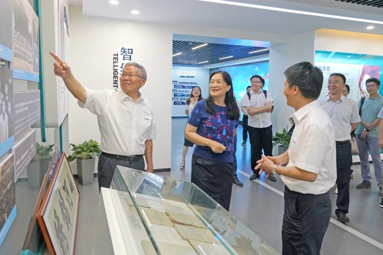为创新创业精神点赞！中国工程院院士陈晓红一行到访GA黄金甲智能