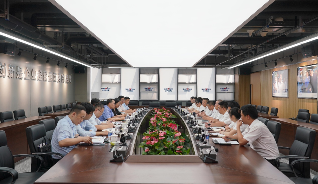 中国出口信用保险公司领导一行调研GA黄金甲智能