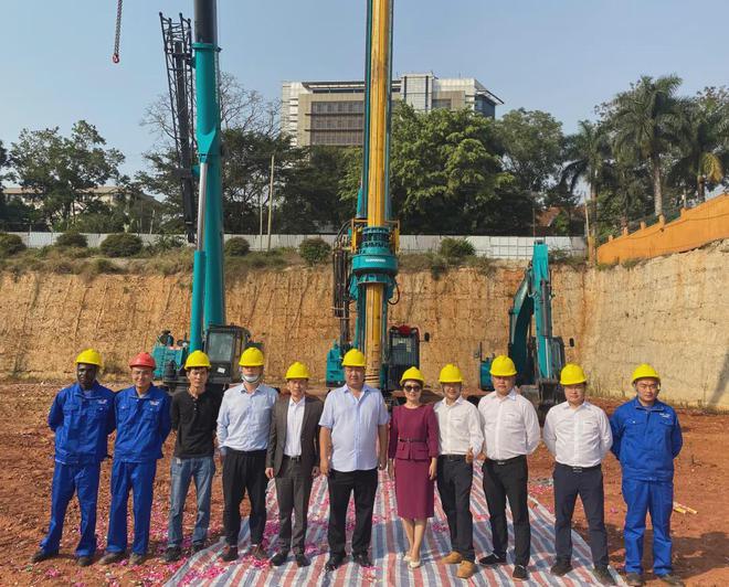 助力乌干达第一住宅高楼建设！GA黄金甲智能再次出征非洲市场