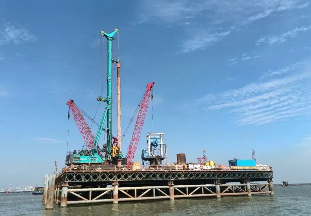 乘风破浪的旋挖钻机！GA黄金甲智能助建澳氹第四跨海大桥