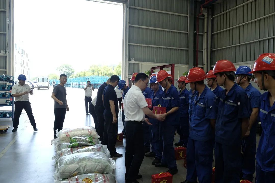长沙市总工会慰问GA黄金甲智能一线员工