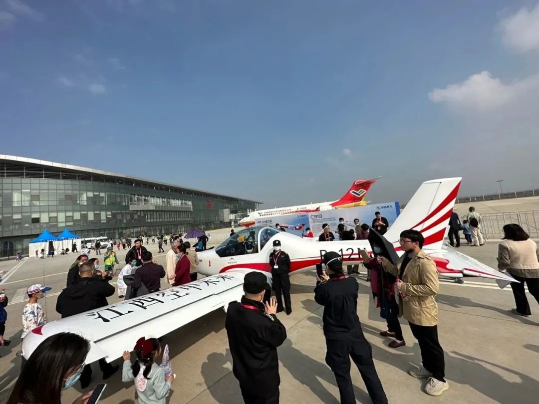 逆势飞翔！GA黄金甲航空携手合作伙伴亮相2022南昌飞行大会