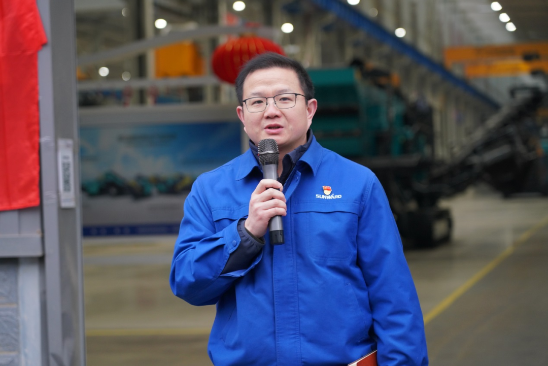 “持证上岗，成为破碎筛分设备的好管家！”
