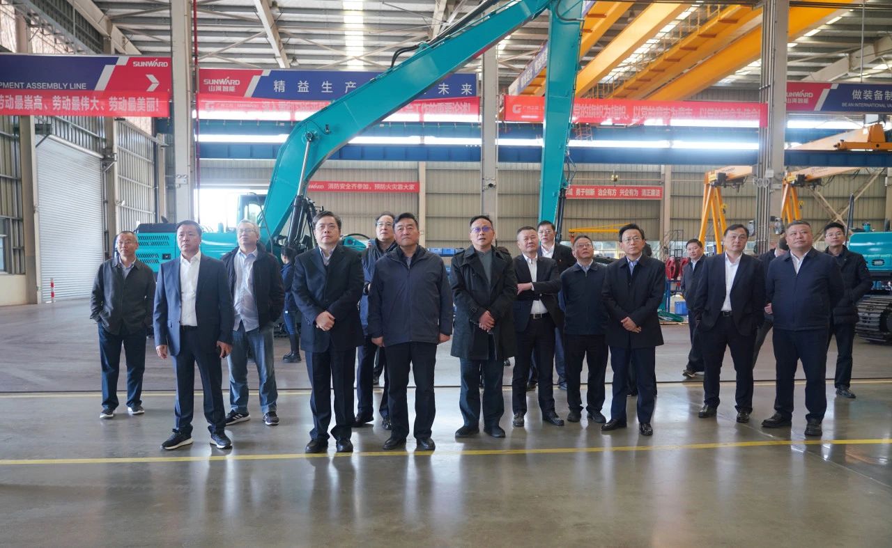 聚焦装备再制造！上海市政协副主席、党组副书记肖贵玉带队调研GA黄金甲智能