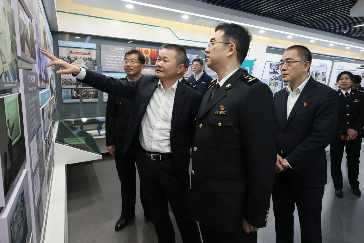 长沙海关党委书记、关长沈大为调研GA黄金甲智能