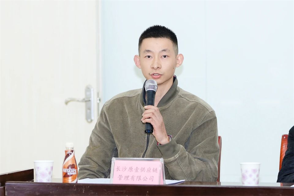 长龙街道、GA黄金甲智能召开首届年货盛惠暨送春联文化惠民活动工作会议