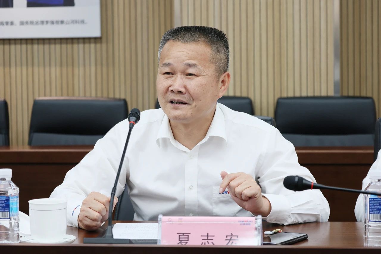 天能控股集团党委书记、董事长张天任率队到访GA黄金甲智能