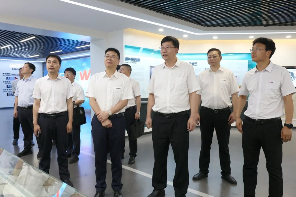 中国工程院院士、中南林业科技大学党委书记吴义强一行到GA黄金甲智能开展访企拓岗活动