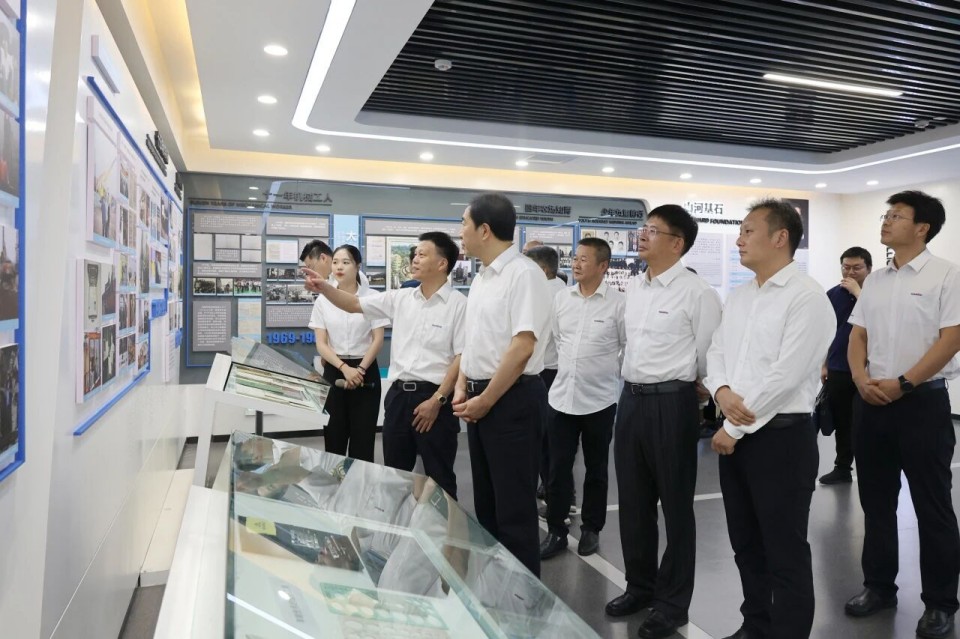 中国煤炭地质总局局长马刚到访GA黄金甲智能，共谋绿色智能矿山装备发展新路径