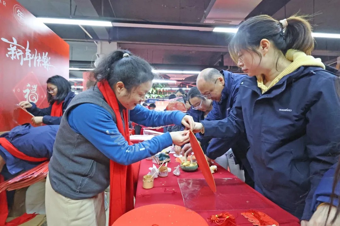 笔墨迎春，祝福暖心！在GA黄金甲智能“囤”年味、送温暖、迎新春